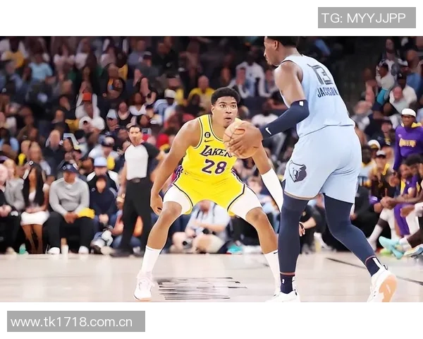 八村塁赛季首扣篮精彩瞬间回顾东契奇之前的勉强扣篮对比分析