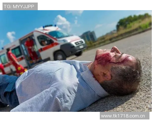 克鲁塞罗门将卡西奥遭队友膝盖撞击意外休克紧急被换下