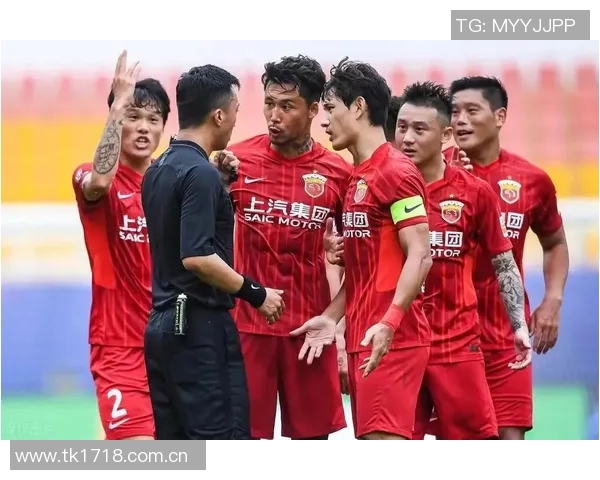 海港意外失球陈威扑救失误傅欢自摆乌龙陷入被动局面 海港意外失球陈威扑救失误傅欢自摆乌龙陷入被动局面